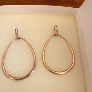 Stella & Dot Rose gold costume earrings